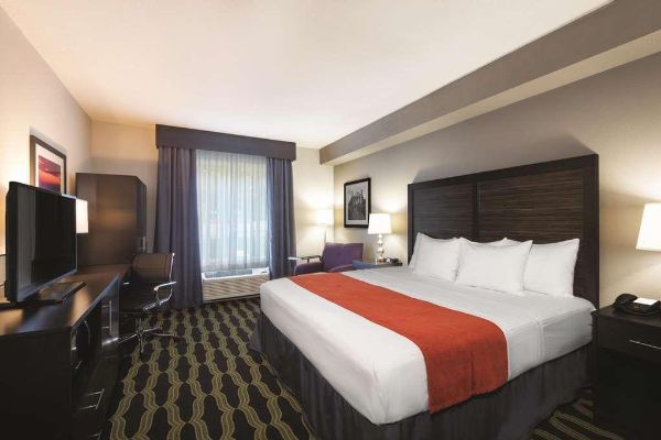La Quinta Inn Ste Lynchburg at Liberty U
